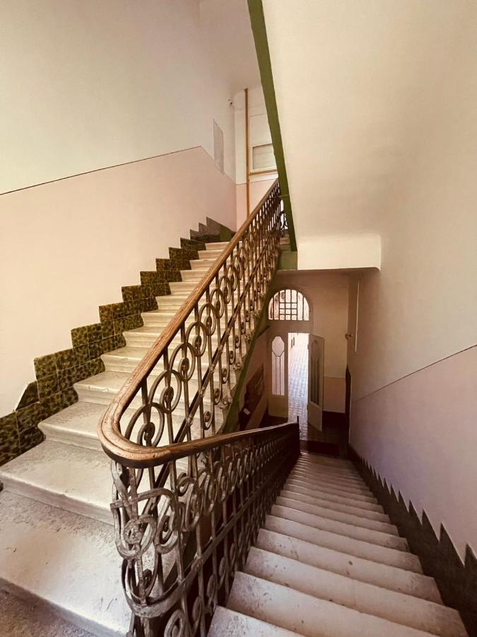 The Best Location Salon Apartment With Main Street View ซาราเยโว ภายนอก รูปภาพ