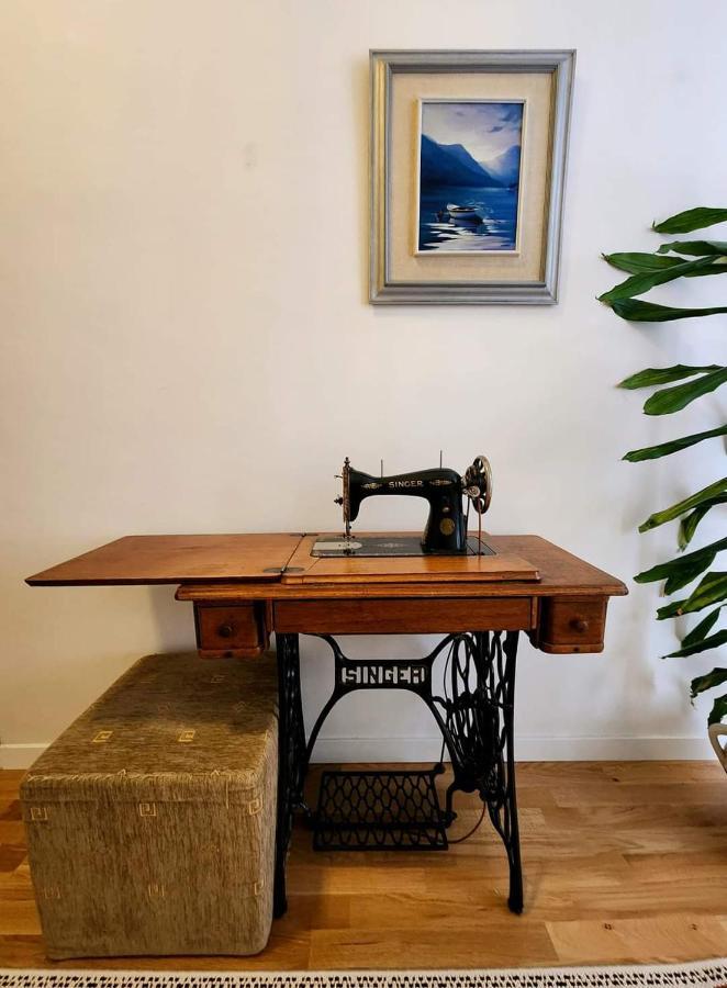The Best Location Salon Apartment With Main Street View ซาราเยโว ภายนอก รูปภาพ