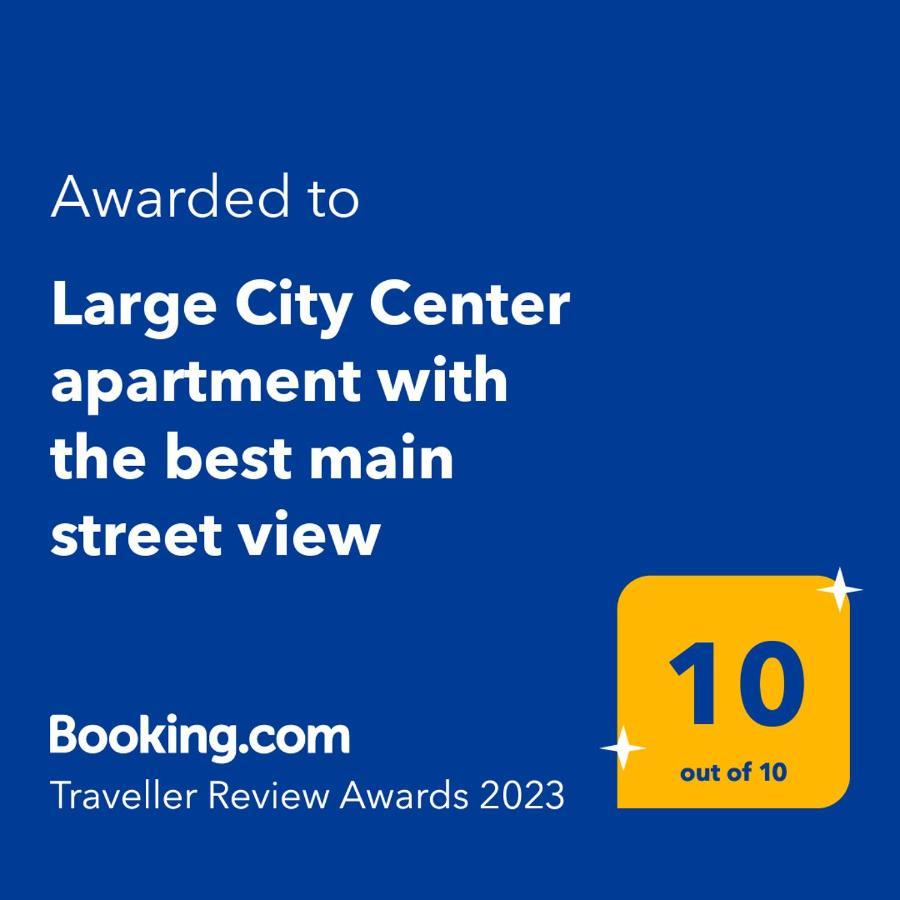 The Best Location Salon Apartment With Main Street View ซาราเยโว ภายนอก รูปภาพ
